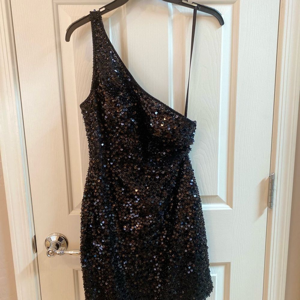 Elegant GB Black Sequin One-Shoulder Dress Prom Homecoming Little Black Dress - Picture 3 of 5